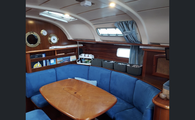 Beneteau Oceanis 381-kuva-9